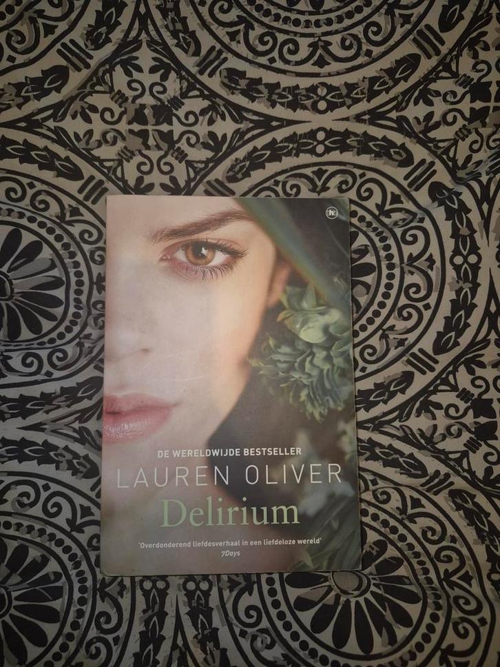 Lauren Oliver - Delirium, Boeken, Kinderboeken | Jeugd | 13 jaar en ouder, Ophalen of Verzenden