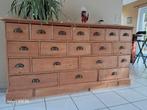 Meuble en bois de pin, bon état.  19 tiroirs.  177x 42x 94., Antiek en Kunst, Antiek | Meubels | Kasten, Ophalen