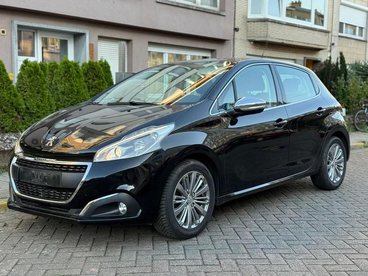 peugeot 208 1.2 benzine automaat 67163 km, Auto's, Peugeot, Bedrijf, Te koop, ABS, Airbags, Airconditioning, Bluetooth, Bochtverlichting