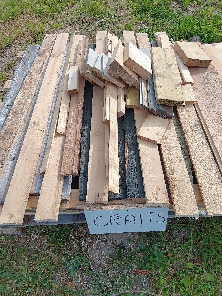 gratis 3 paletten en nog los hout Haaltert, Ophalen