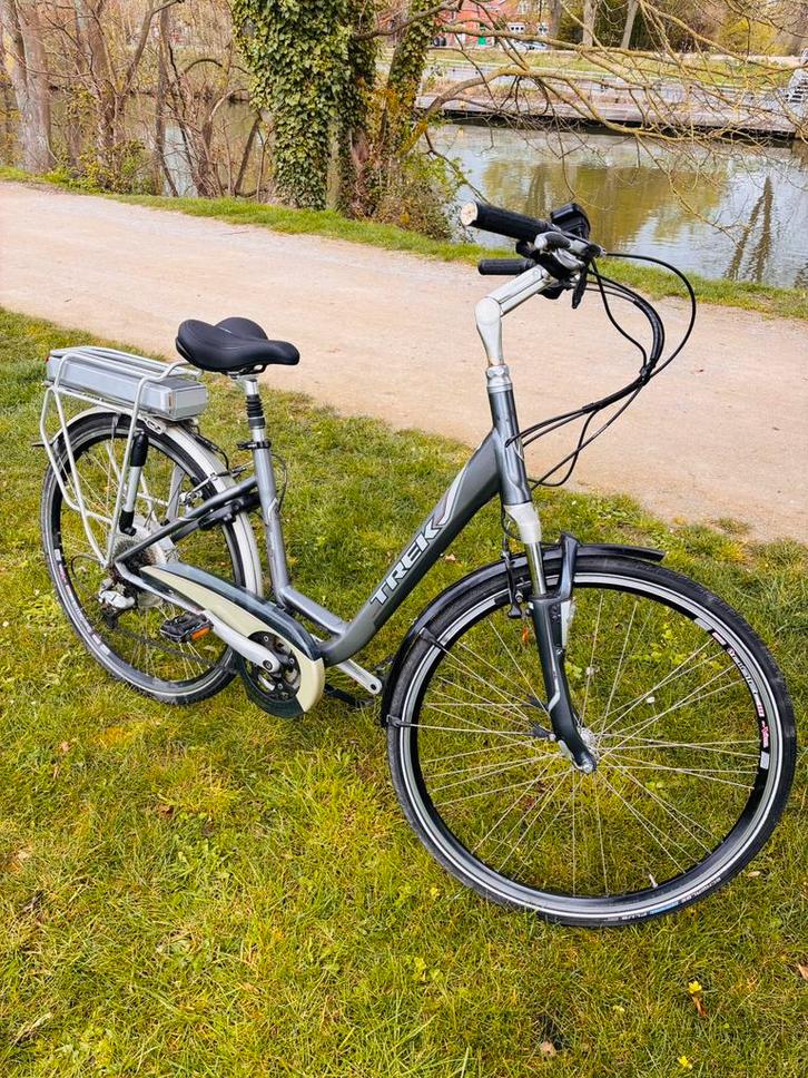 Vélo électrique Trek navigator, Fietsen en Brommers, Fietsen | Dames | Moederfietsen, Zo goed als nieuw, Versnellingen, Ophalen