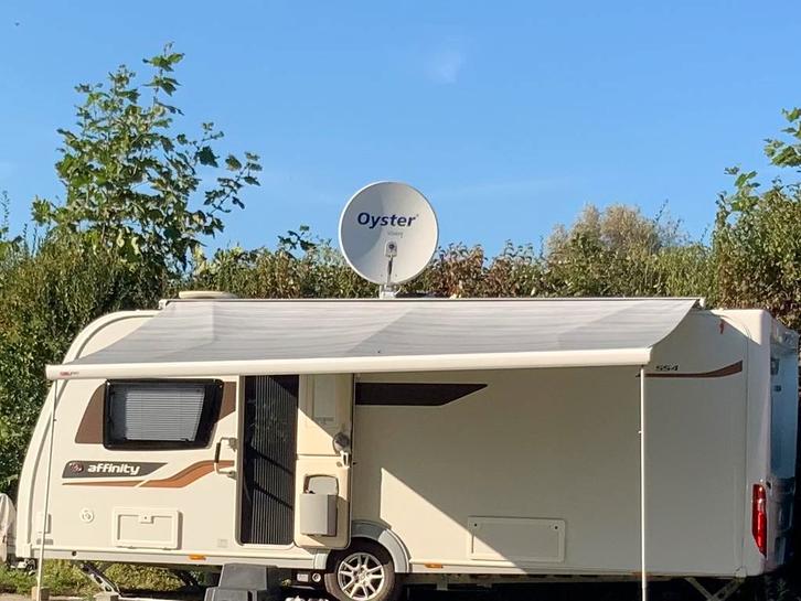 Caravan elddis affinity 554, Caravanes & Camping, Caravanes, Particulier, jusqu'à 4, 1250 - 1500 kg, Siège standard, Elddis, Lit Queen size