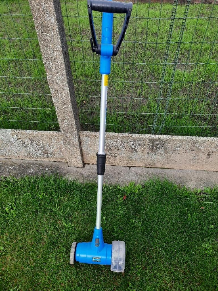 Elektrische onkruidborstel voor voegen, Ophalen, Zo goed als nieuw