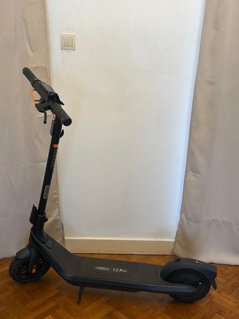Elektrische step Ninebot E2 Pro, Fietsen en Brommers, Steps, Ophalen, Zo goed als nieuw, Elektrische step (E-scooter), Ninebot