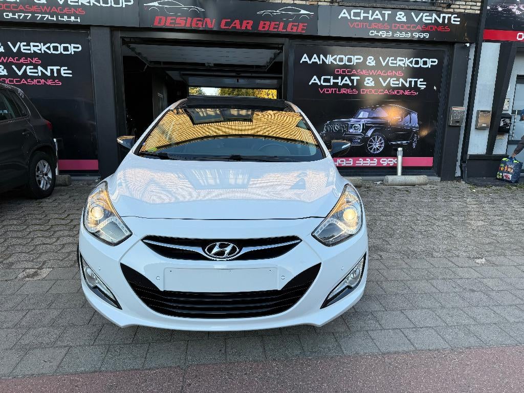 Hyundai i40 i40 SW 1.7 CRDi Style ISG 1er main Full Option, Auto's, Hyundai, Euro 5, Zwart, Wit, Leder