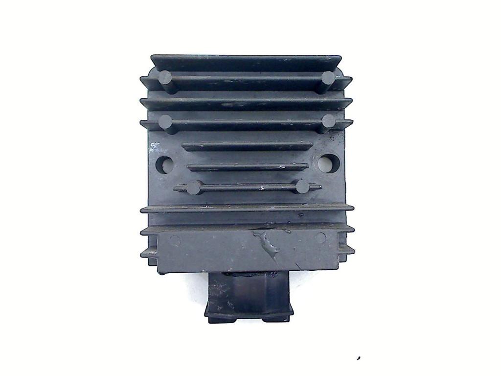 REGULATEUR DE TENSION CBR 250 R 2011-2013 (CBR250 CBR250R), Motos, Dhr. S. di Majo, Utilisé, Info@cama-motorparts.nl, P.J. Troelstraweg 8 8
3144 CX  MAASSLUIS, NL