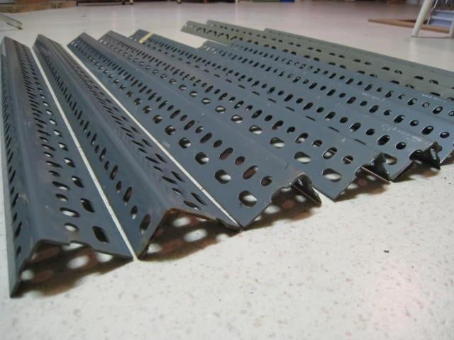 12 hoekprofielen, 11 meter totaal, dikte 2mm, 5 EUR/meter, Ophalen