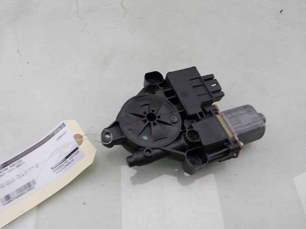 MOTEUR LEVE VITRE ELECTRIQUE Golf VIII (CD1) (|5Q0959407C|), Autos : Pièces & Accessoires, Carrosserie & Tôlerie, Volkswagen, Utilisé