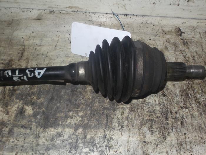 Aandrijfas links-voor van een Audi A3, Auto-onderdelen, Remmen en Aandrijving, Audi, Gebruikt, 3 maanden garantie, Ophalen of Verzenden