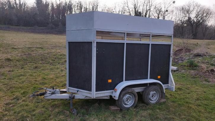Van chevaux - bétaillère, Autos : Divers, Remorques, Utilisé, Enlèvement