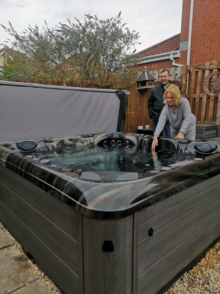NEUF 🔥JACUZZI deluxe shiatsu Musique Prix tous compris, Jardin & Terrasse, Verrières, Neuf, Enlèvement