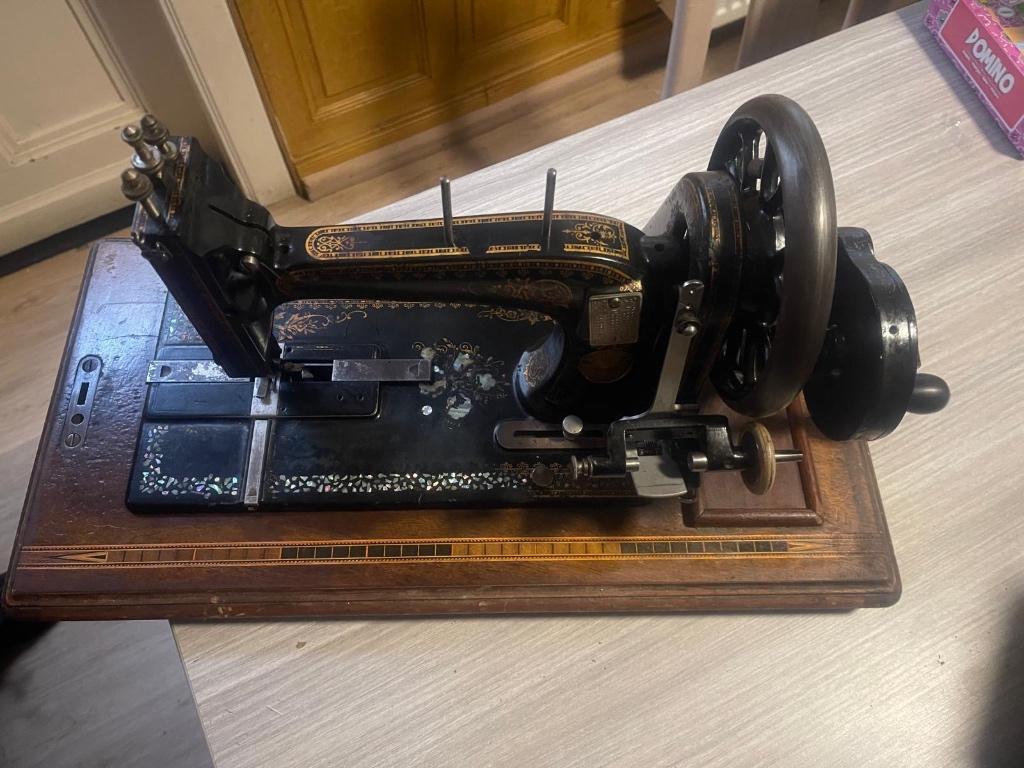Gritzner Durlacher naaimachine goede staat, Antiek en Kunst, Antiek | Naaimachines, Ophalen