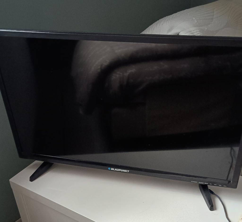 TV de marque Blaupunkt sur pied noir 32 '' LED A+, TV, Hi-fi & Vidéo, Télévisions, Enlèvement, Comme neuf, LED