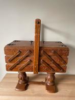 Vintage houten naaidoos, Ophalen