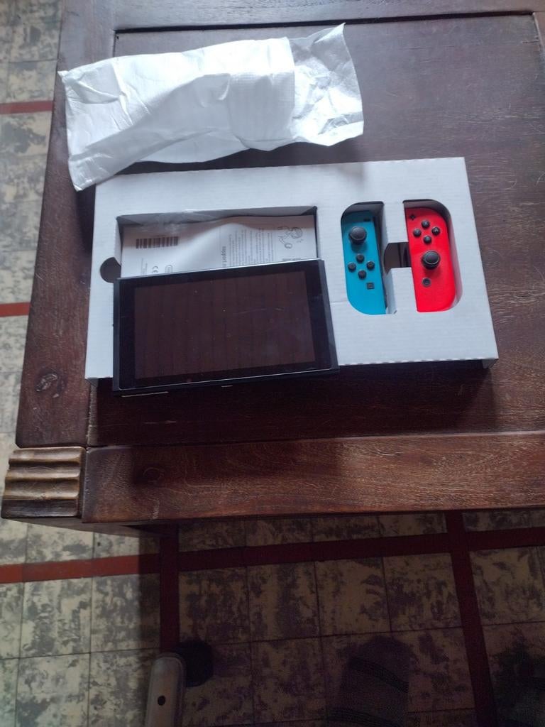 Switch V2 2019, Games en Spelcomputers, Spelcomputers | Nintendo Switch, Ophalen, Gebruikt, Switch 2019 Upgrade