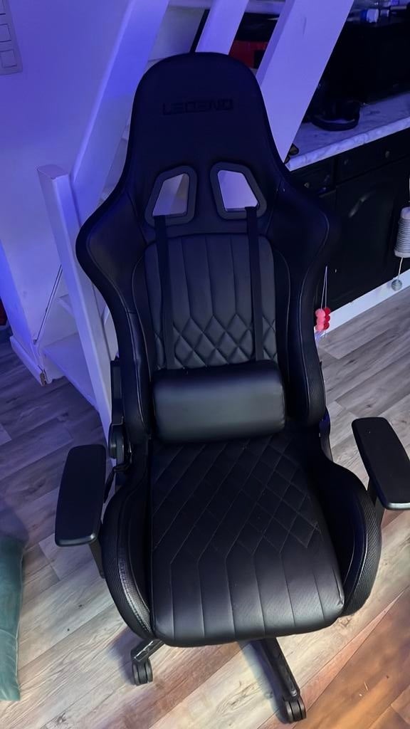 Legend gaming stoel, Huis en Inrichting, Bureaustoelen, Ophalen, Zo goed als nieuw