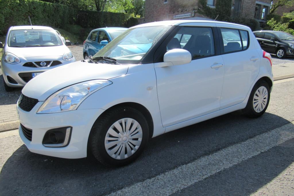 Suzuki Swift benzine 42.000km euro6b 2015, Auto's, Suzuki, Voorwielaandrijving, 116 g/km, Stof, 4 cilinders