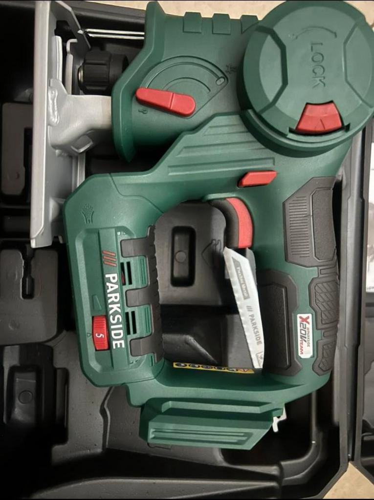 Scie sauteuse /scie sabre new 40€, Bricolage & Construction, Outillage | Scies mécaniques, Enlèvement, Neuf, Scie sauteuse