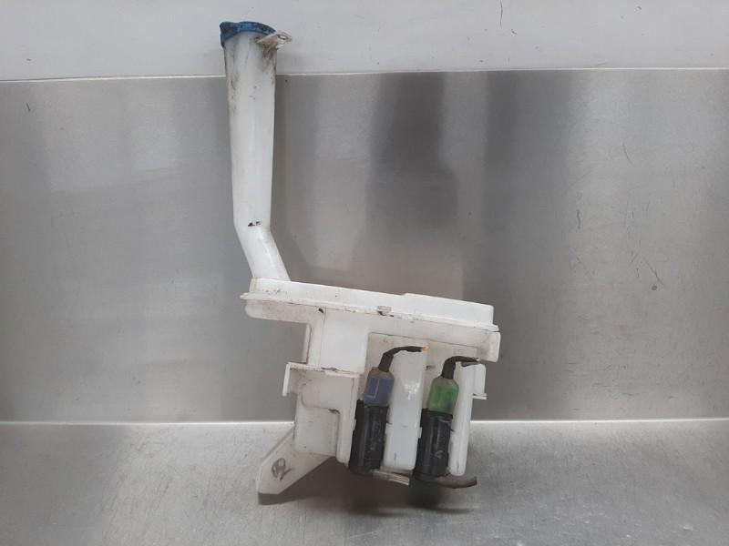 LAVE-GLACE RESERVOIR AVANT Suzuki Alto (01-2009/-), Dhr. M. Roggen, Stadsweg 37 37
9917 PV  WIRDUM GR., NL, Suzuki, Utilisé