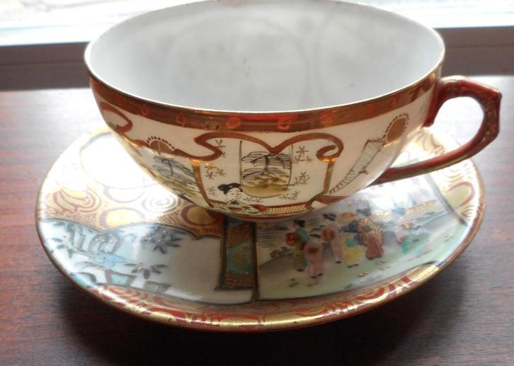 Tasse et sous‑tasse décor japonais, Verzamelen, Overige Verzamelen, Gebruikt, Ophalen of Verzenden