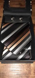Superbe box cravate et bouton de manchette et mouchoir, Enlèvement ou Envoi