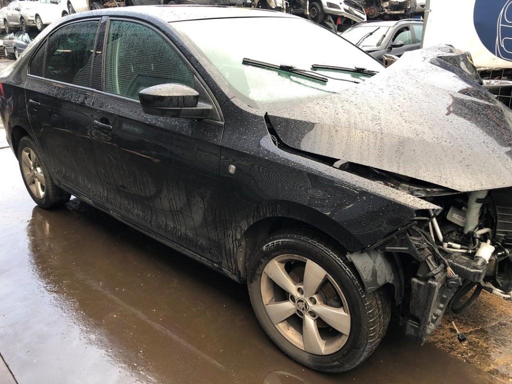 PORTIER RECHTS VOOR Skoda Rapid (5JA831055B), Gebruikt, Voor, Skoda, Deur