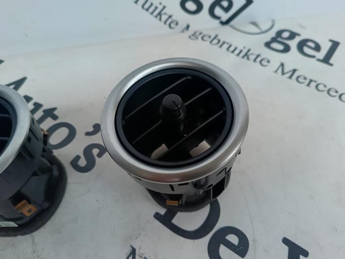 Luchtrooster Dashboard van een Mercedes Vito, Auto-onderdelen, Dashboard en Schakelaars, Gebruikt, -, Ophalen of Verzenden, -