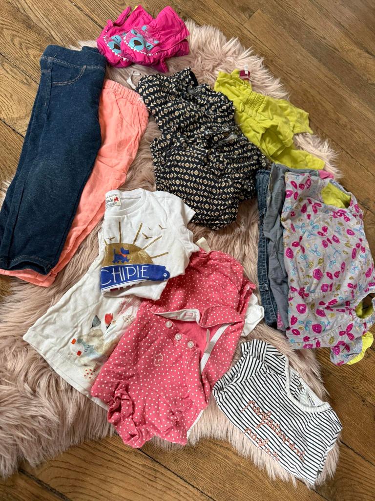 Lot vêtements 18 mois, Kinderen en Baby's, Babykleding | Maat 86, Gebruikt, Meisje, Ophalen of Verzenden
