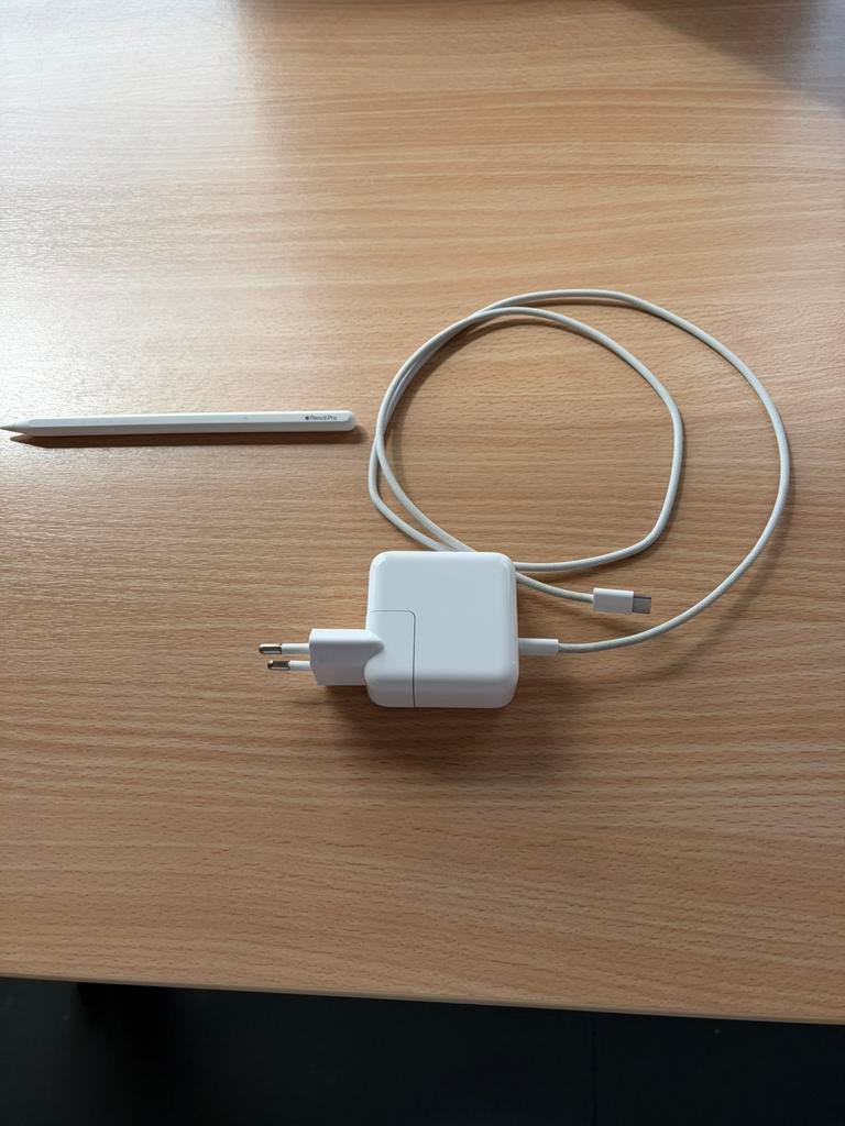 Ipad Pro 13 inch WIFI - 256 GB - standaardglas - spacezwart, Computers en Software, Apple iPads, Zo goed als nieuw, Apple iPad Pro