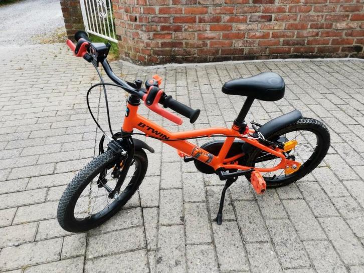 Btwin 16 inch kinderfiets, Fietsen en Brommers, Fietsen | Kinderfietsjes, Zo goed als nieuw, 16 tot 20 inch, Zijwieltjes, Ophalen