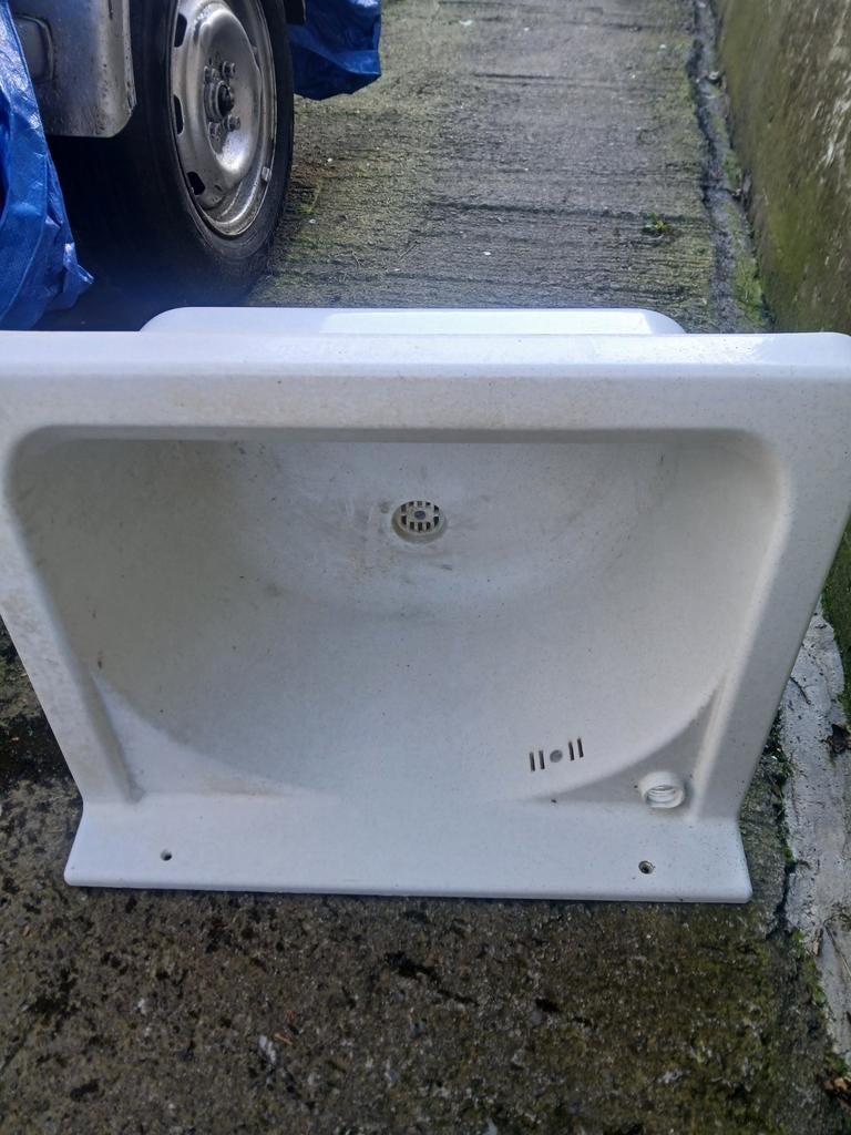 Evier en plastique, Bricolage & Construction, Comme neuf