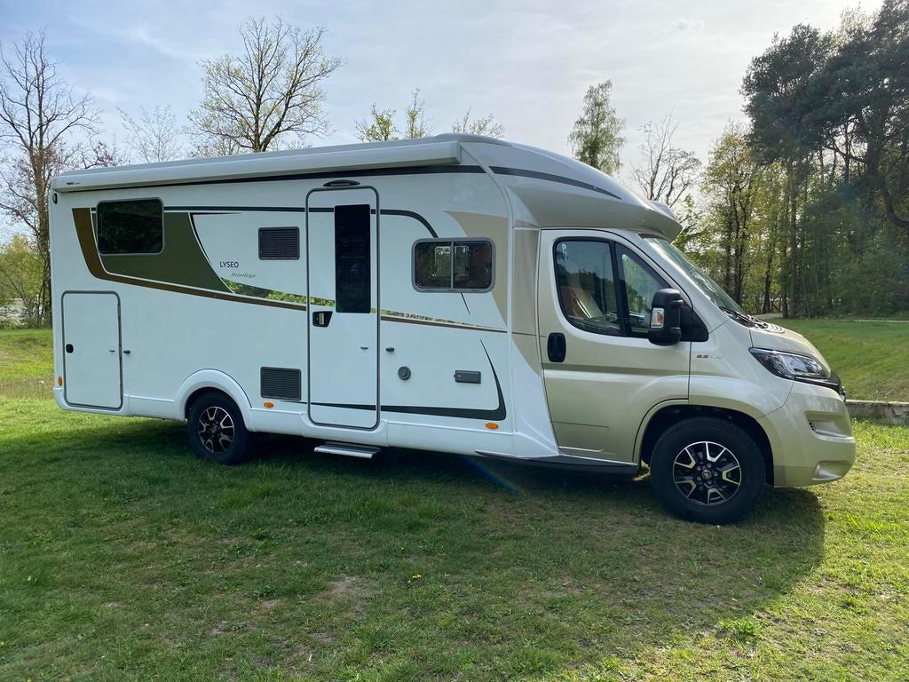 Bürstner Lyseo Privilège fiat 2.3 automaat 140 pk, Caravanes & Camping, Camping-cars, Siège de train, Fiat, Télévision, Diesel