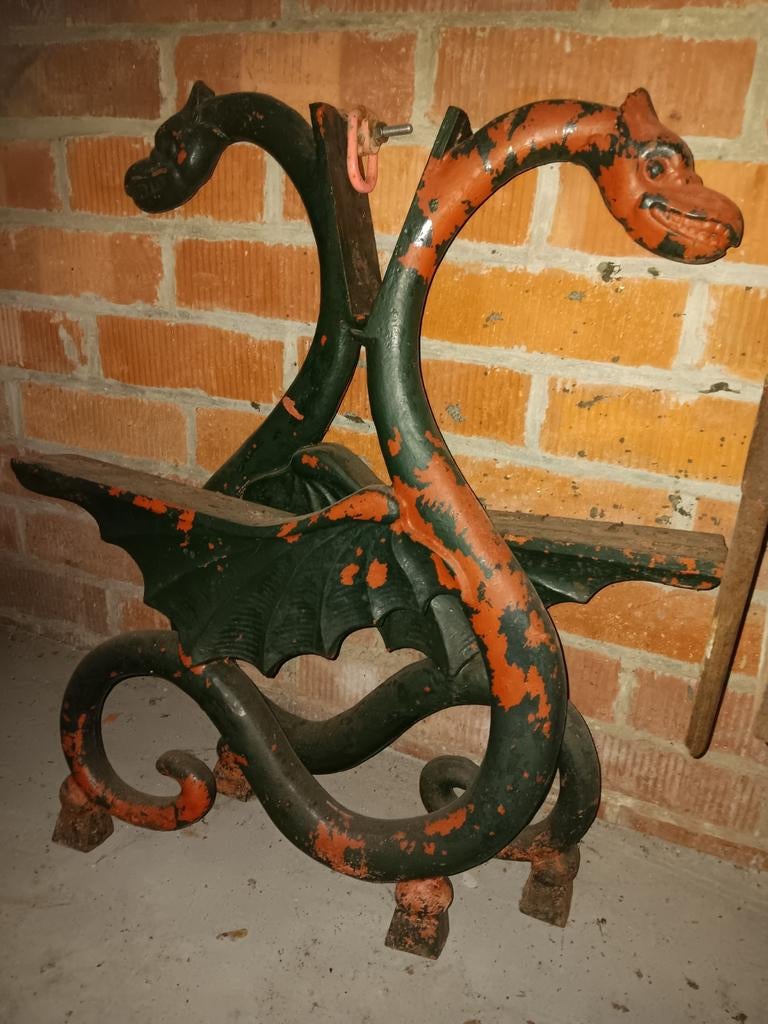 Tuinbank poten uit Brugge, Ophalen