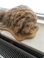 Zwaar mooie leeuw liggend beeld, Antiek en Kunst, Ophalen