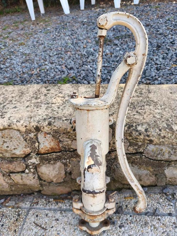 Ancienne pompe a eau manuelle en fonte, Tuin en Terras, Waterpompen, Handmatig, Ophalen