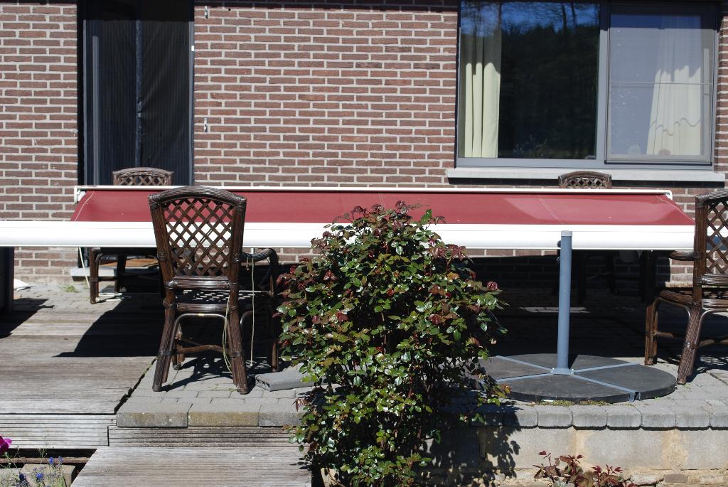 Elektrisch Uitschuifbare knikarm Zonneluifel, Tuin en Terras, Zonneschermen, Ophalen, Elektrisch, Zo goed als nieuw, 250 cm tot 450 cm