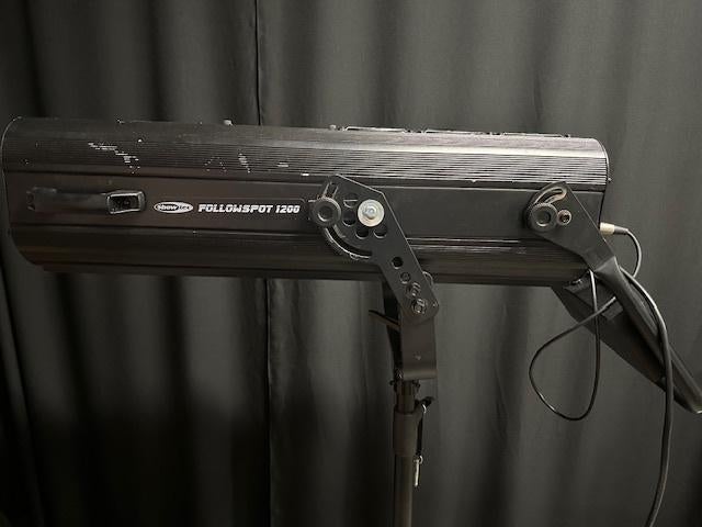 Krachtige volgspot showtec + statief + flightcase, Muziek en Instrumenten, Licht en Laser, Gebruikt, Licht, Kleur, Ophalen