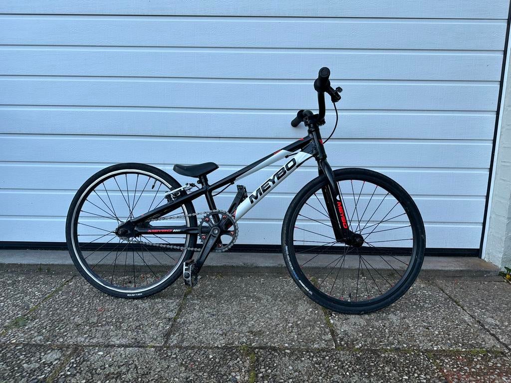 Meybo Mini BMX race – zwart/wit/rood | goede staat, Vélos & Vélomoteurs, V-brakes, Aluminium, Enlèvement, Utilisé