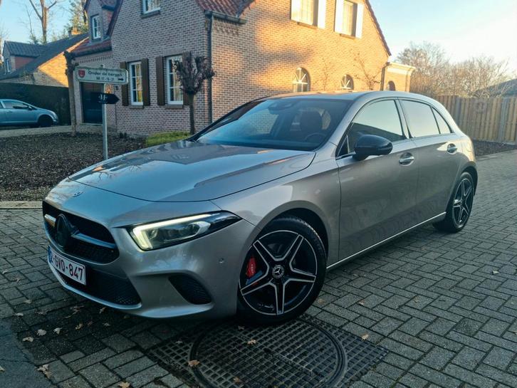 Pack nuit Mercedes-Benz A200 Headup 360 Amg 18", Autos, Mercedes-Benz, Particulier, Classe A, Caméra 360°, Android Auto, Isofix