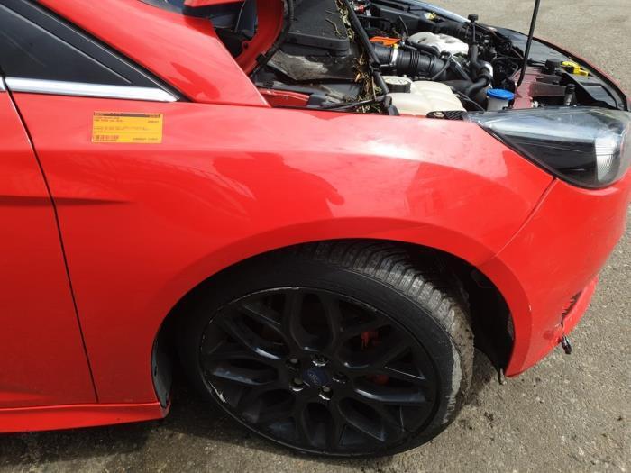 Aile avant droite d'un Ford Focus, Autos : Pièces & Accessoires, Carrosserie & Tôlerie, Ford, Utilisé, 3 mois de garantie, Enlèvement ou Envoi