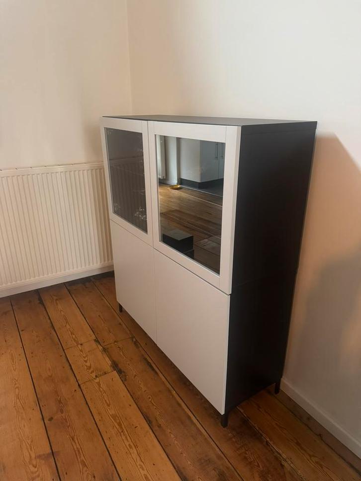 Sindvik vitrinekast/dressoir, Huis en Inrichting, Kasten | Vitrinekasten, Zo goed als nieuw, Ophalen