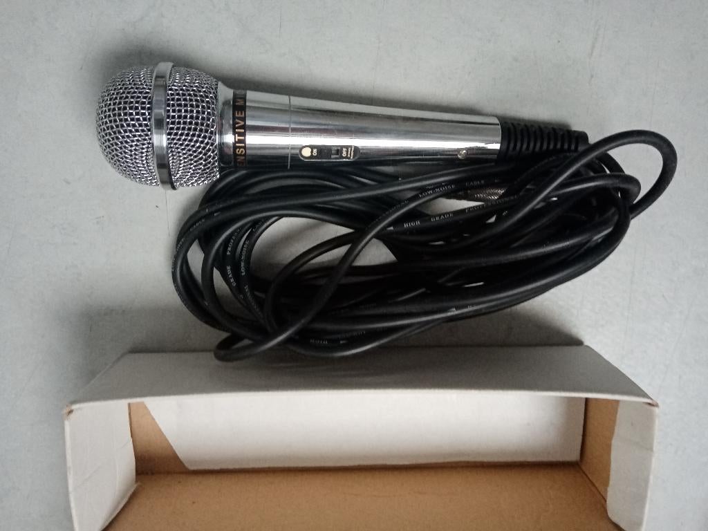 Microphone dinamique neuf avec câble 5m, Enlèvement ou Envoi, Neuf, Micro chant