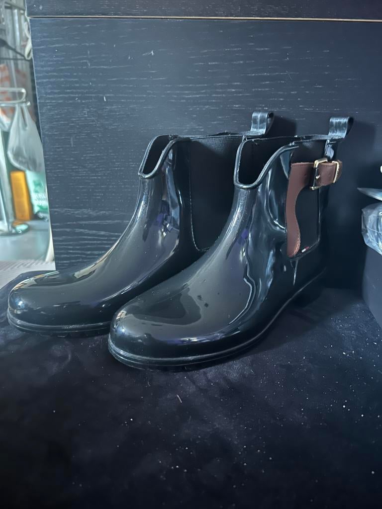 Boots noires, Vêtements | Femmes, Chaussures, Enlèvement ou Envoi, Comme neuf, Boots et Botinnes, Noir