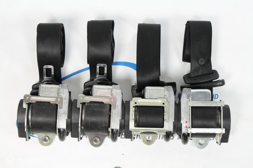 2 x Gordels voor + achter Mercedes B klasse W245 (2005-2011), Auto-onderdelen