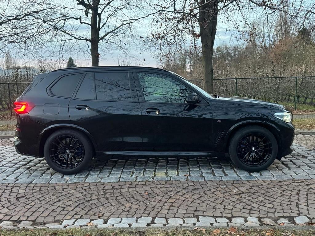 BMW X5 45e * M PACK * BTW/TVA * FULL HISTORIEK * HARM KARDON, Auto's, BMW, Automaat, Zwart, Leder, Bedrijf