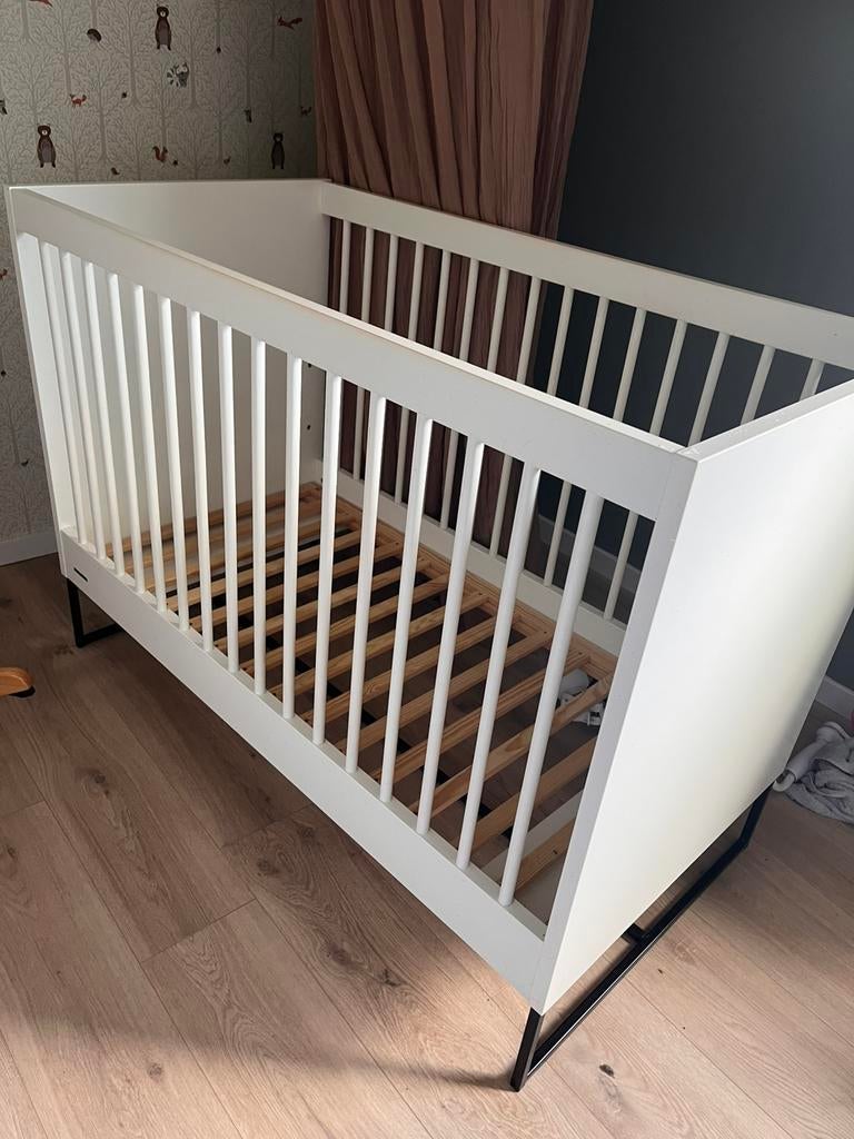 Kidsmill babykamer intense 2 wit/zwart, Ophalen, Gebruikt, Ledikant
