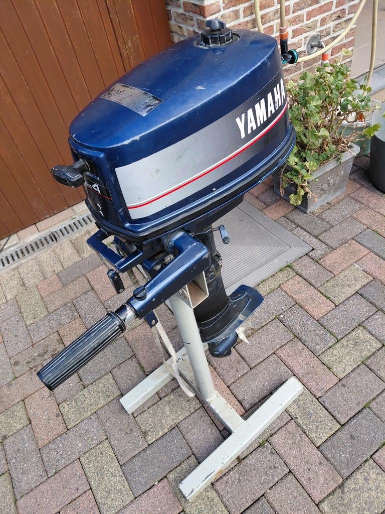 moteur yamaha bateau 4 pk bon etatat avec pied, Enlèvement, Utilisé, Moteur hors-bord, Moins de 5 ch