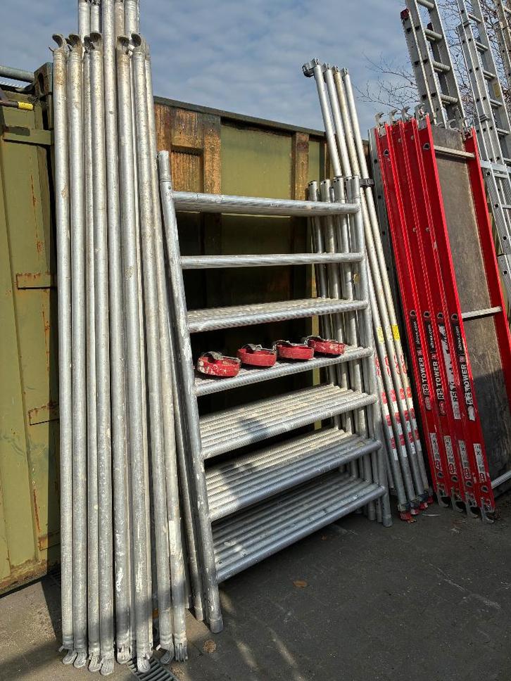 Altrex rolstelling in perfecte staat!!, Bricolage & Construction, Échafaudages, Comme neuf, Échafaudage fixe ou roulant, 5 mètres de hauteur ou plus