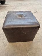 Bruine poef, Ophalen, Gebruikt, Leer, 50 tot 75 cm