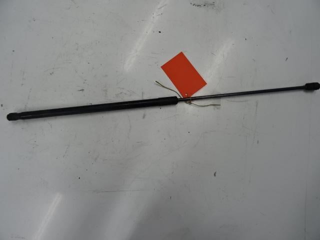 VERIN DE CAPOT Audi A3 Sportback (8PA) (01-2004/03-2013), Mevr. I. Hauben, Audi, Utilisé, Rue de l'Espoir 34 34
4030  GRIVEGNÉE, BE